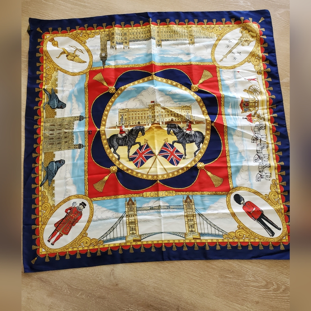 Stunning Vtg England Pictorial Architectural & Historical Art of The Scarf 34.5